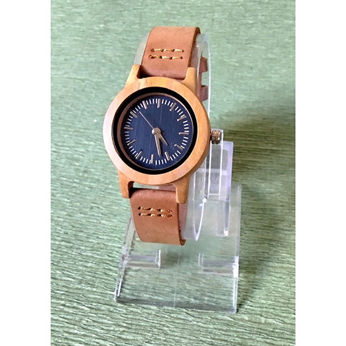 Woman\'s watch with leather strap -image2-867
