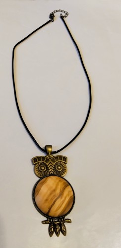 Amazing olive wood pendant in the shape of an owl -image2-1081